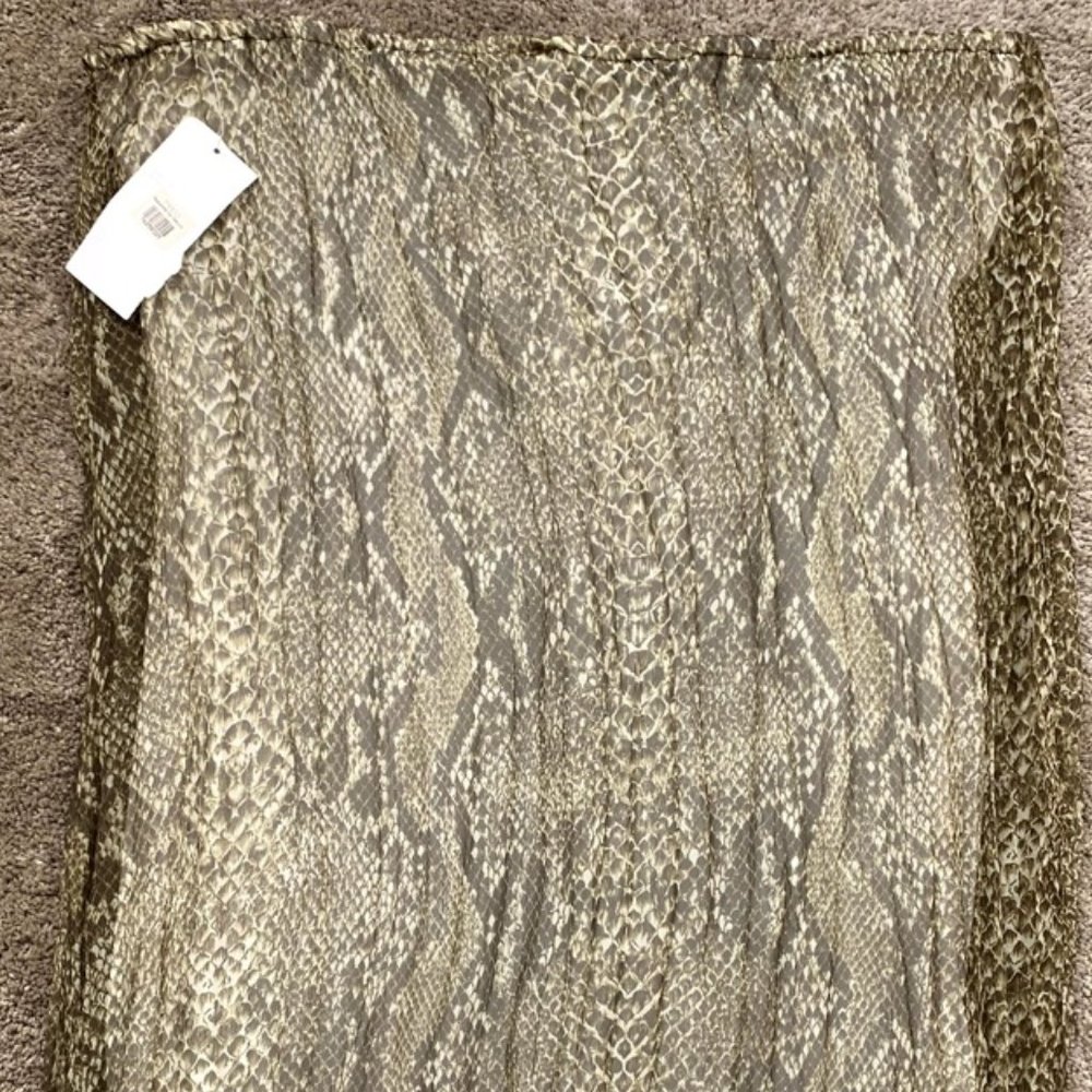 Poleci snake pattern skirt L NWT